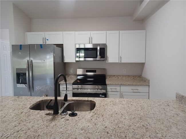 Building Photo - 1109 SE 5th Ct