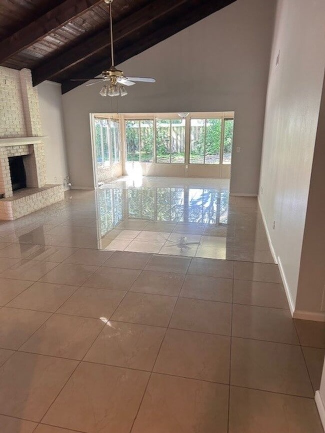 Building Photo - 3 BR / 2 BATH / 2 CAR GARAGE IN TUSCAWILLA