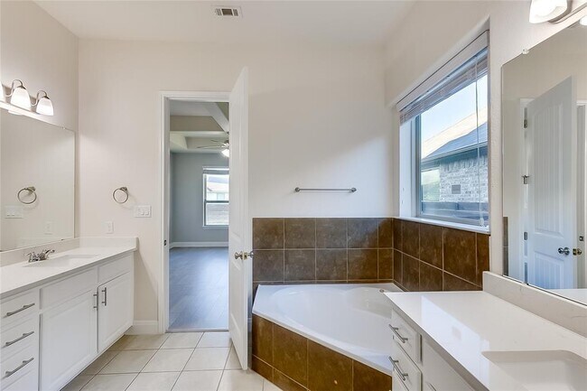 Building Photo - 1400 Little Elm Trail