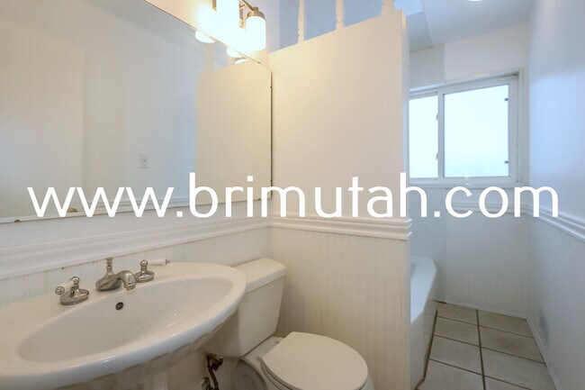 Building Photo - 5856 S 157 W