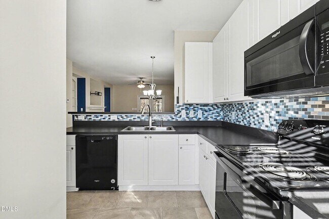 Building Photo - 233 Woodson Dr