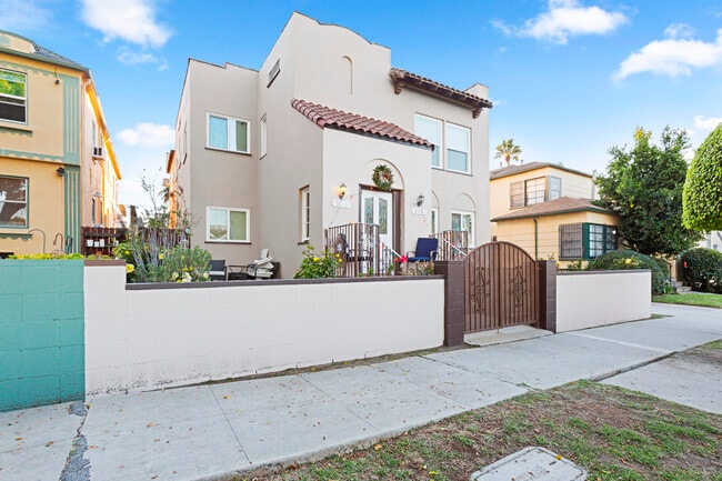 Building Photo - 518 N Genesee Ave