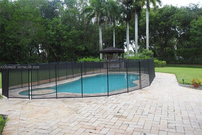 Building Photo - 2750 Jockey Cir