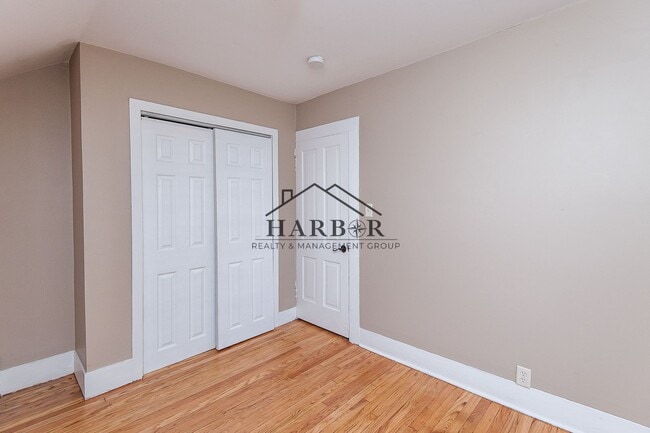 Building Photo - Charming Remodeled 3 bed 2 bath House!