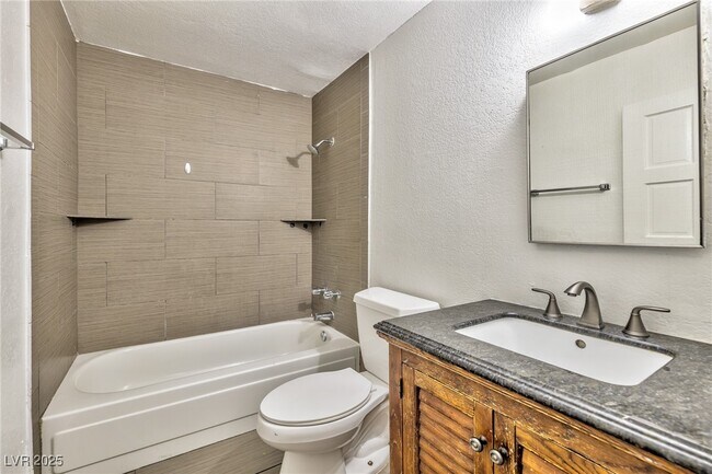 Building Photo - 1810 Bartoli Dr