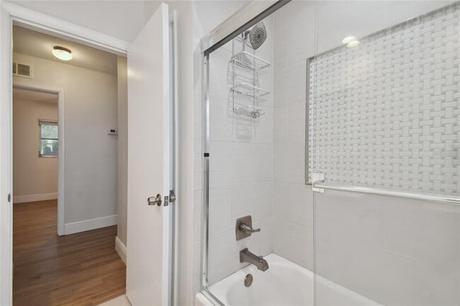 Building Photo - 2111 Lanai Ave