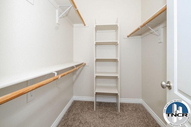 Building Photo - Gorgeous 4 Bedroom | 3.5 Bath