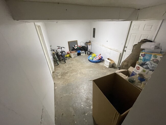 Building Photo - 7344 Wayne Ave