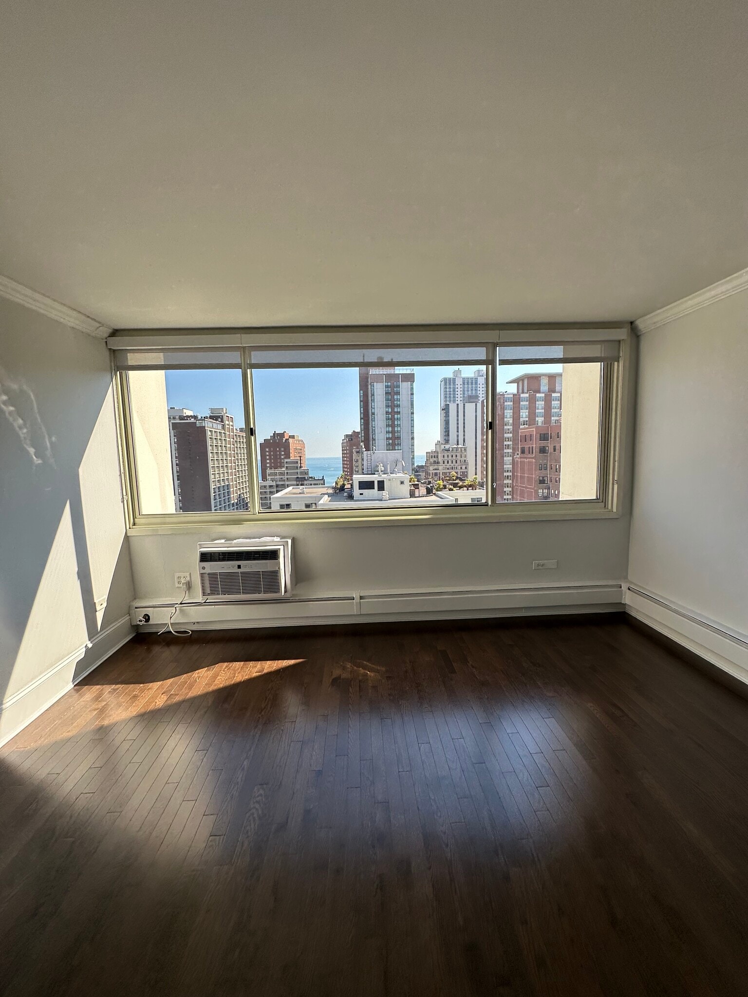 Building Photo - 1350 N Dearborn St