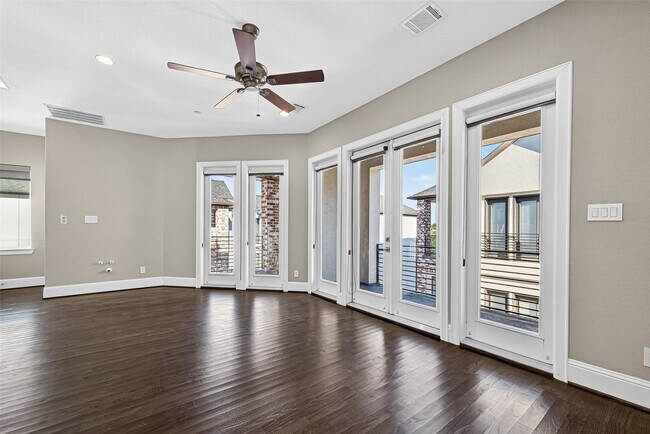 Building Photo - 2116 Mason St