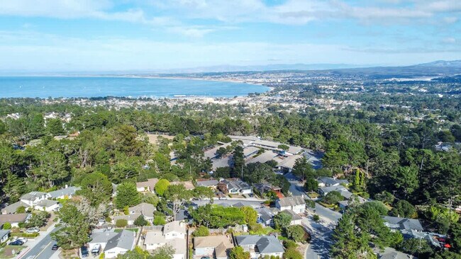 Building Photo - 751 Toyon Dr