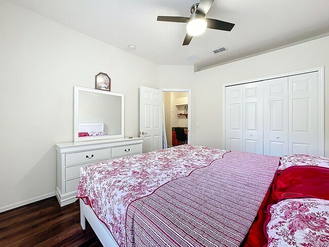 Building Photo - A home built for living well: 4Bedrooms/3Baths sophisticated home in Fells Cove!