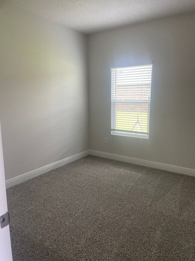 Building Photo - 8178 Fox Hunt Dr