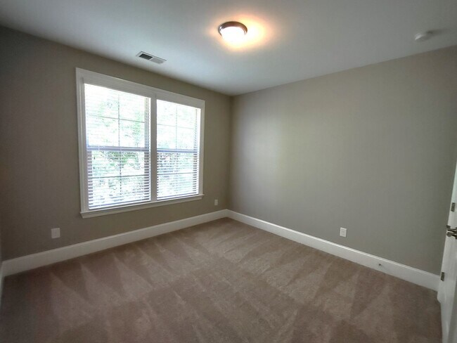 Building Photo - 6432 Fairway Row Ln