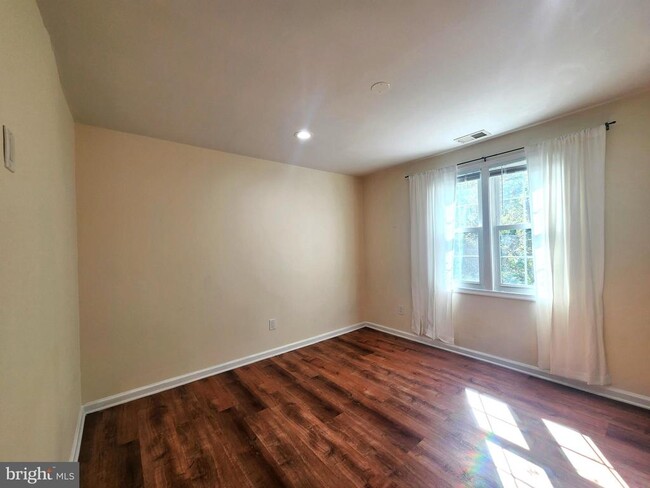 Building Photo - 12607 English Orchard Ct