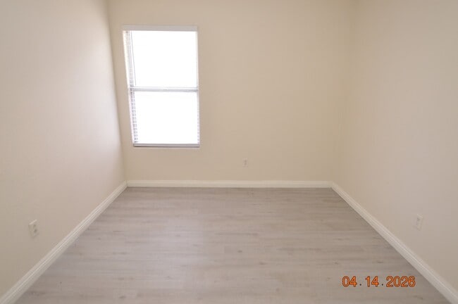 Building Photo - 9330 Cool Creek Ave