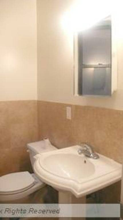 Building Photo - 437 W 54th St