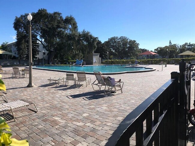 Building Photo - 2071 Australia Way W