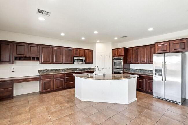 Building Photo - Lovely Northwest Gated Community Home