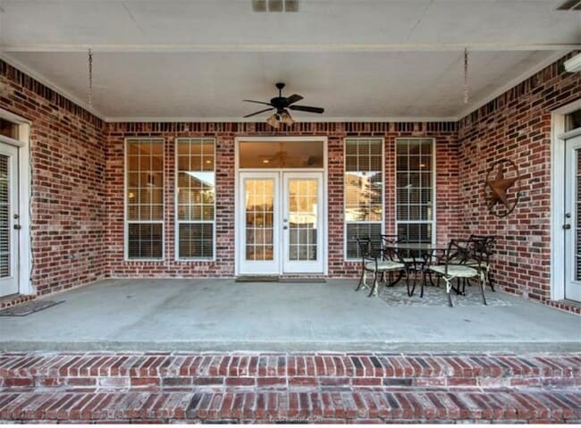 Building Photo - 821 Plum Hollow Dr