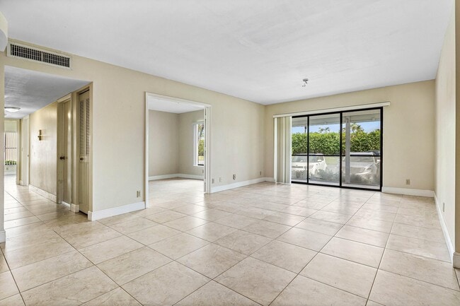 Building Photo - 826 Sky Pine Way