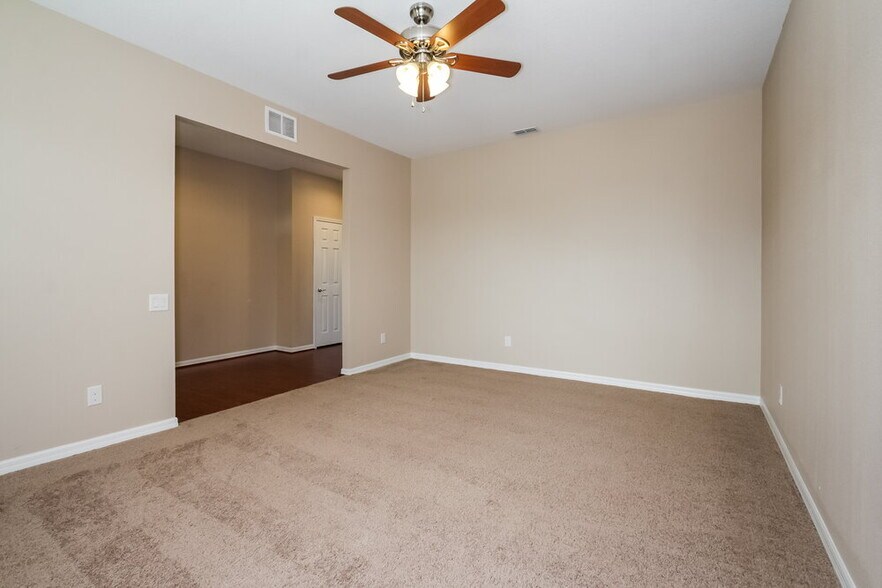Building Photo - 10716 55th Ct E