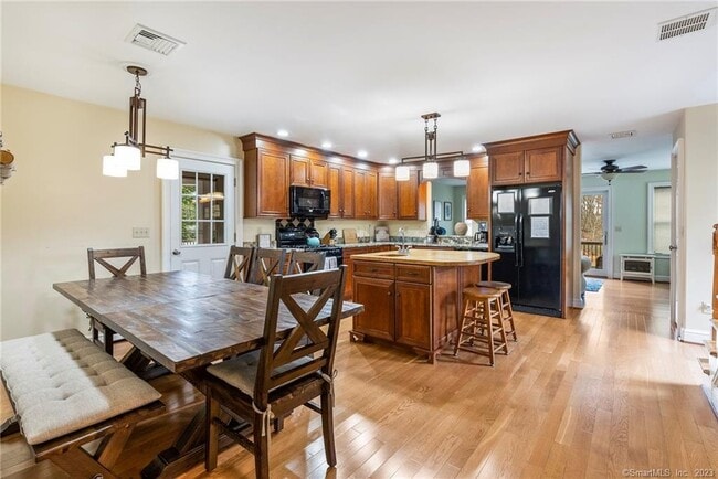 Building Photo - 33 Marshfield Rd