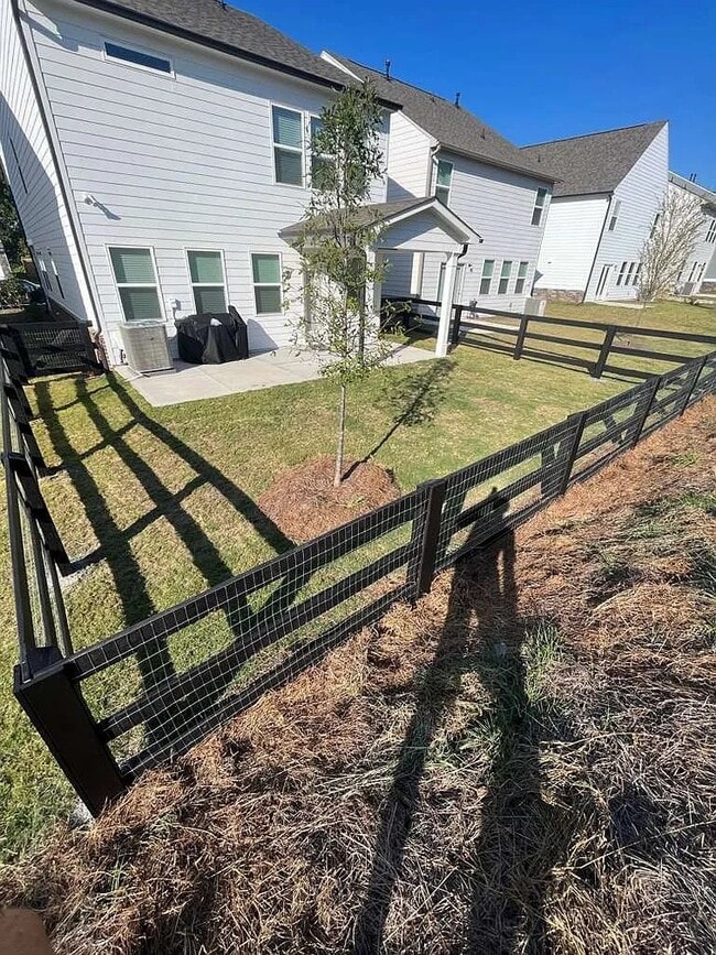 Building Photo - 34 Shelter Ln E