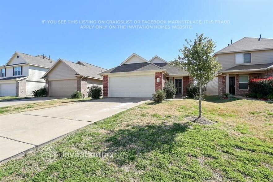 Building Photo - 18731 Dennington Dr