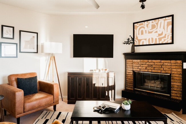 Building Photo - 6380 S Boston St