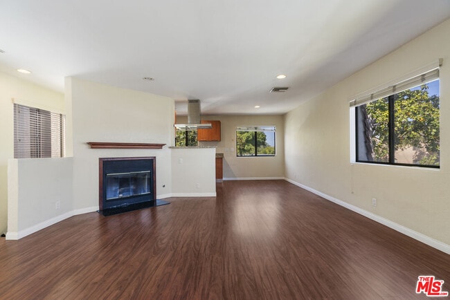 Building Photo - 3912 Girard Ave