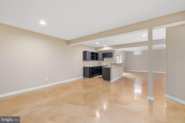Building Photo - 9036 Woodpecker Ct