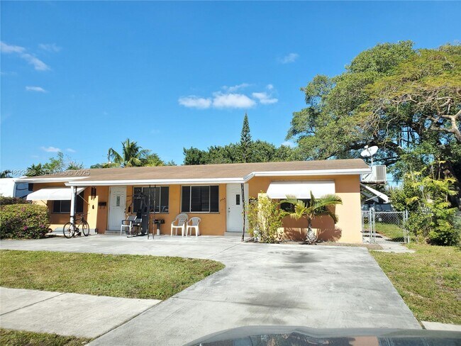 Building Photo - 1925 Scott St