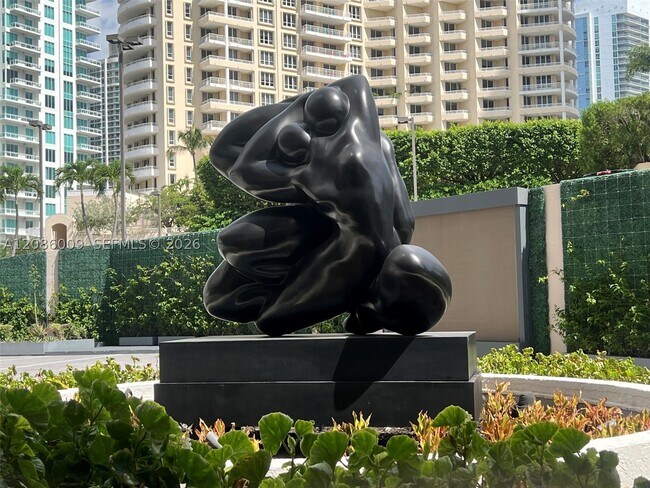 Building Photo - 540 Brickell Key Dr