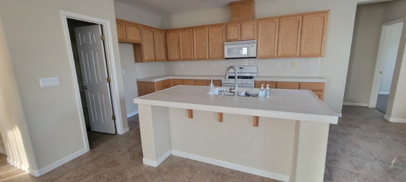Building Photo - 1322 Paseo Belleza