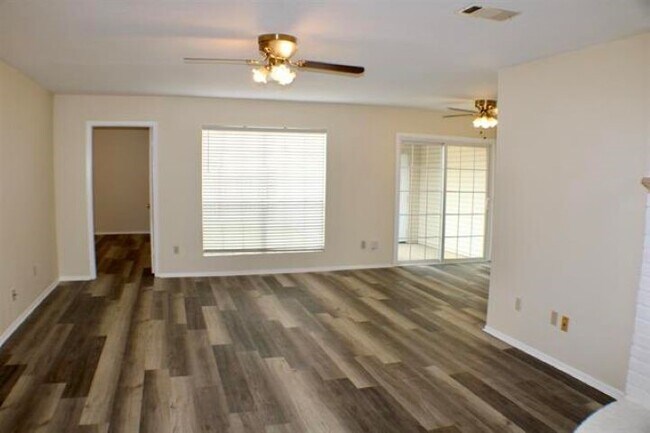 Building Photo - 8690 Manion Dr