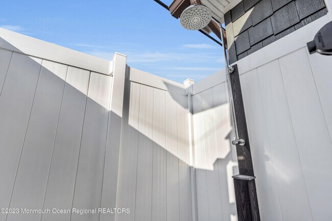 Building Photo - 502 Brighton Ave