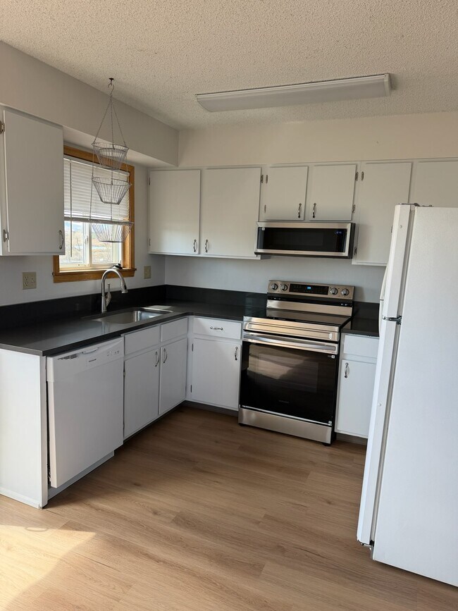 Building Photo - 2613 Cherly St