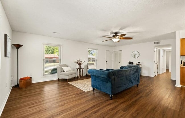 Building Photo - 2012 Blue Teal Ln