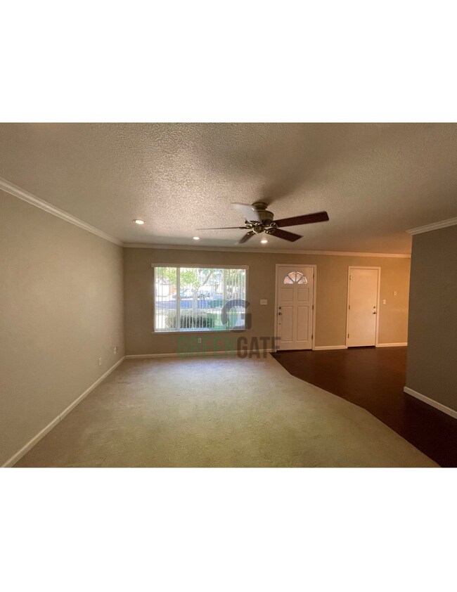 Building Photo - 533 Arrowhead Ct