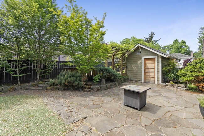Building Photo - Beautifully Restored 3-Bedroom Home in Historic Section of Oregon City