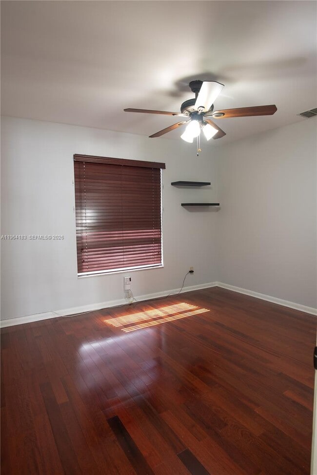 Building Photo - 3160 Peachtree Cir