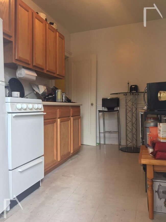Building Photo - Studio in Brighton is available on 9/1