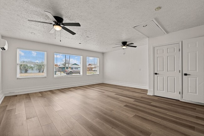 Building Photo - 505 Carrie Ln