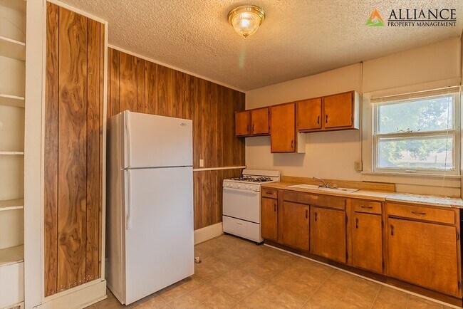 Building Photo - 711 Fremont St