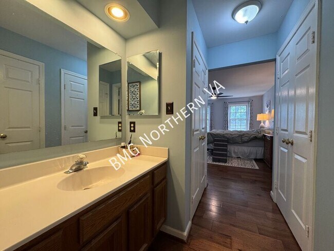 Building Photo - 10205 Daylily Ct