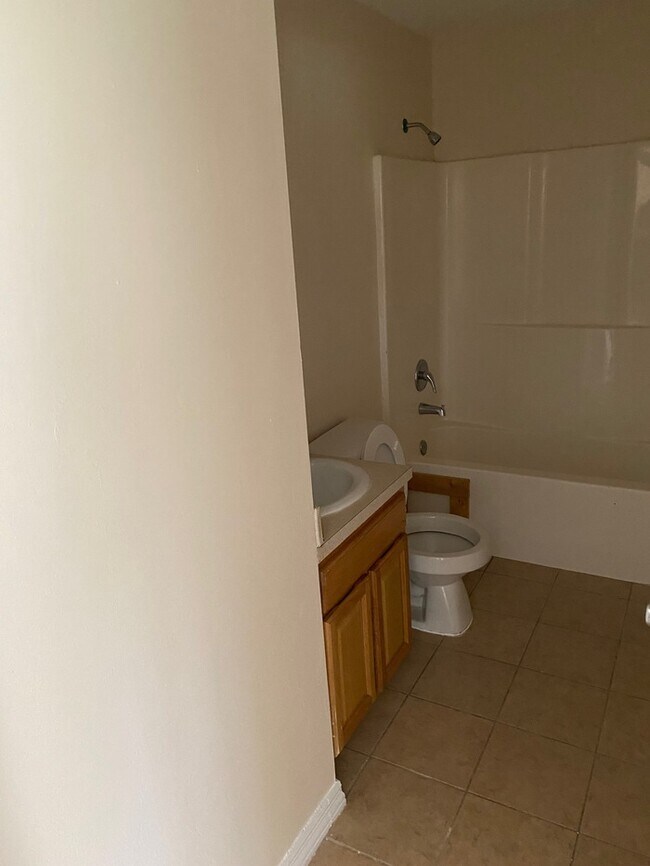 Building Photo - 3/2 Duplex in Bay St. Louis, MS