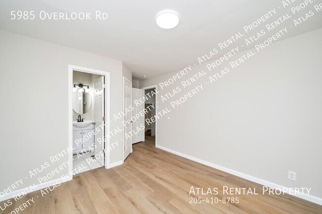 Building Photo - 5985 Overlook Rd