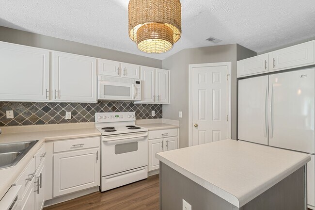 Building Photo - 650 Flintlock Ct