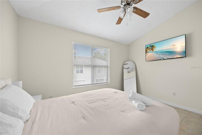 Building Photo - 2116 Cypress Bay Blvd